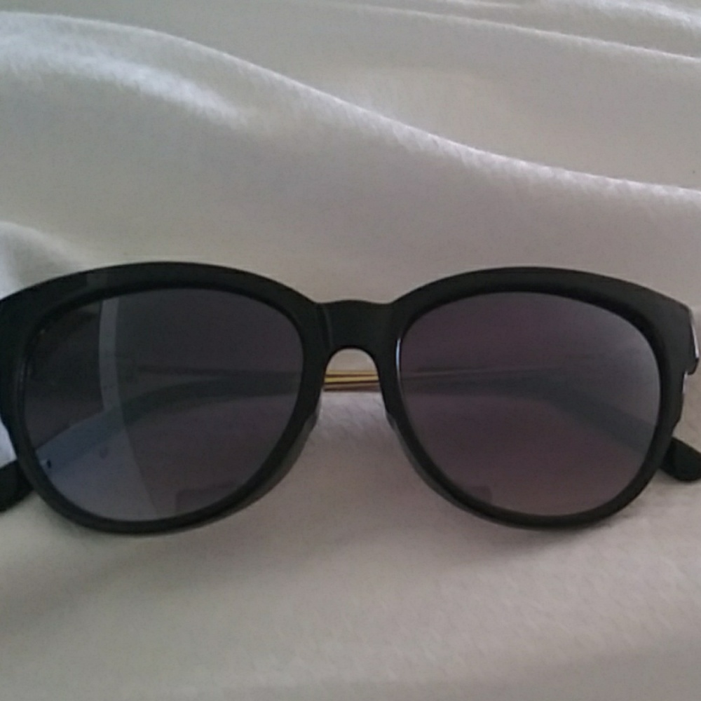Black and Gold Female Guess Sunglasses